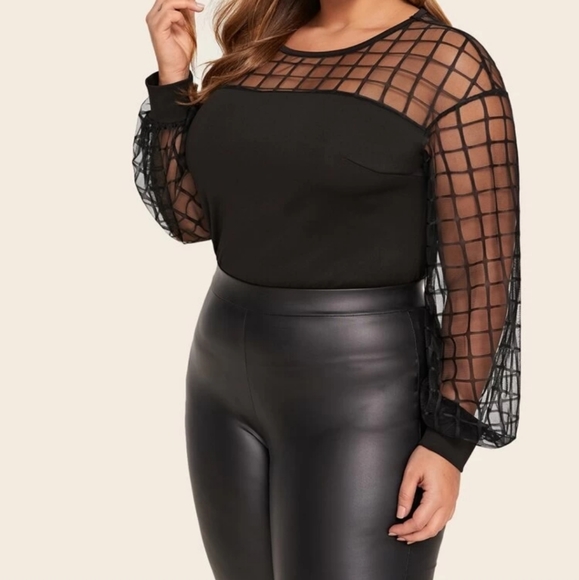 SOLD-Grid Mesh Top - Picture 4 of 6